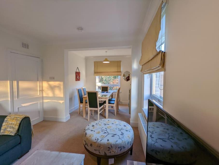Two Bedroom Flat In Bridge Of Allan, Stirling Экстерьер фото